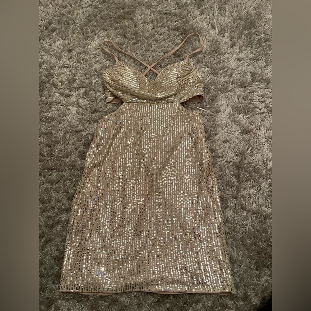 Amazing sequined dress with tags on